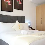 Stylish 1Br Retreat Pool & Wifi Near Auh & Masdar