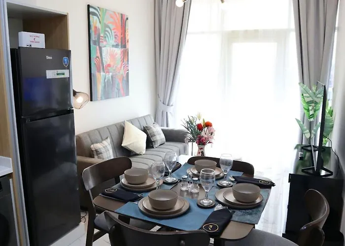 Stylish 1Br Retreat Pool & Wifi Near Auh & Masdar
