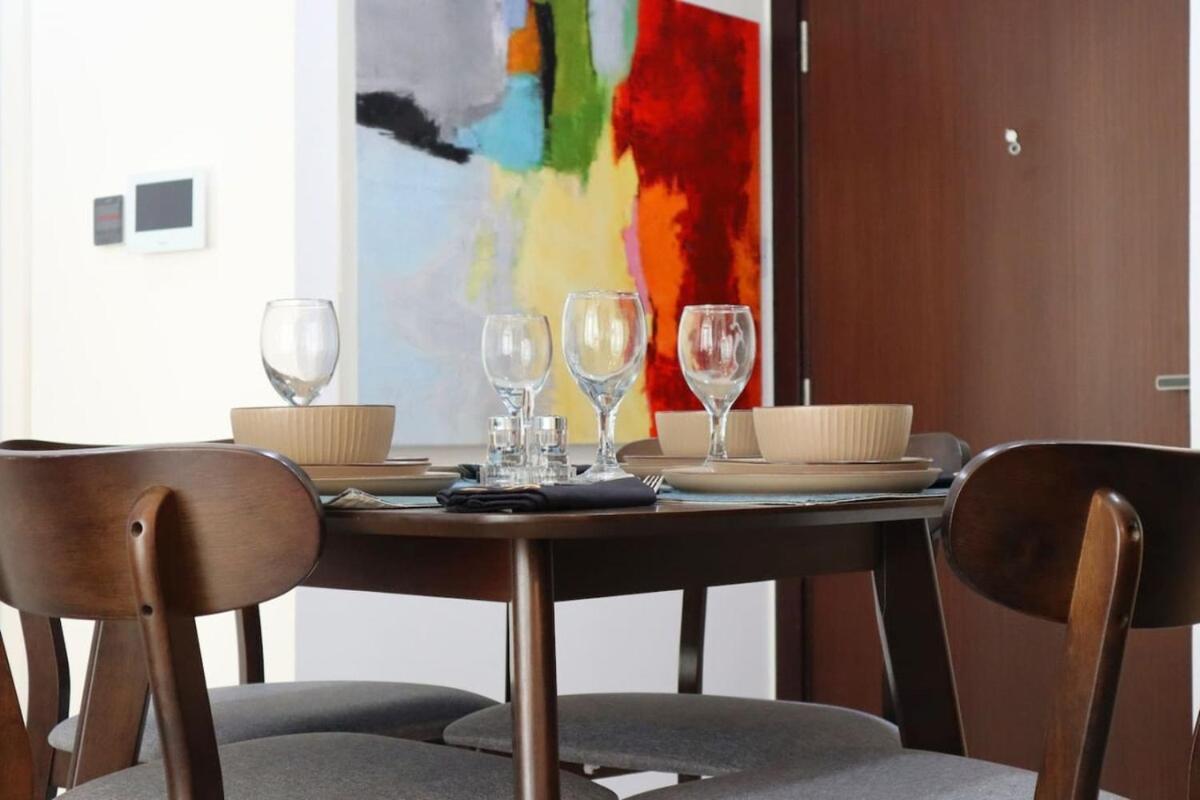 Apartamento Stylish 1br Retreat Pool & Wifi Near Auh & Masdar *