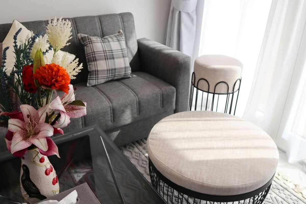 Stylish 1br Retreat Pool & Wifi Near Auh & Masdar Apartamento Abu Dhabi