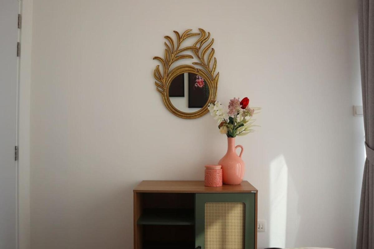 Stylish 1br Retreat Pool & Wifi Near Auh & Masdar Abou Dabi