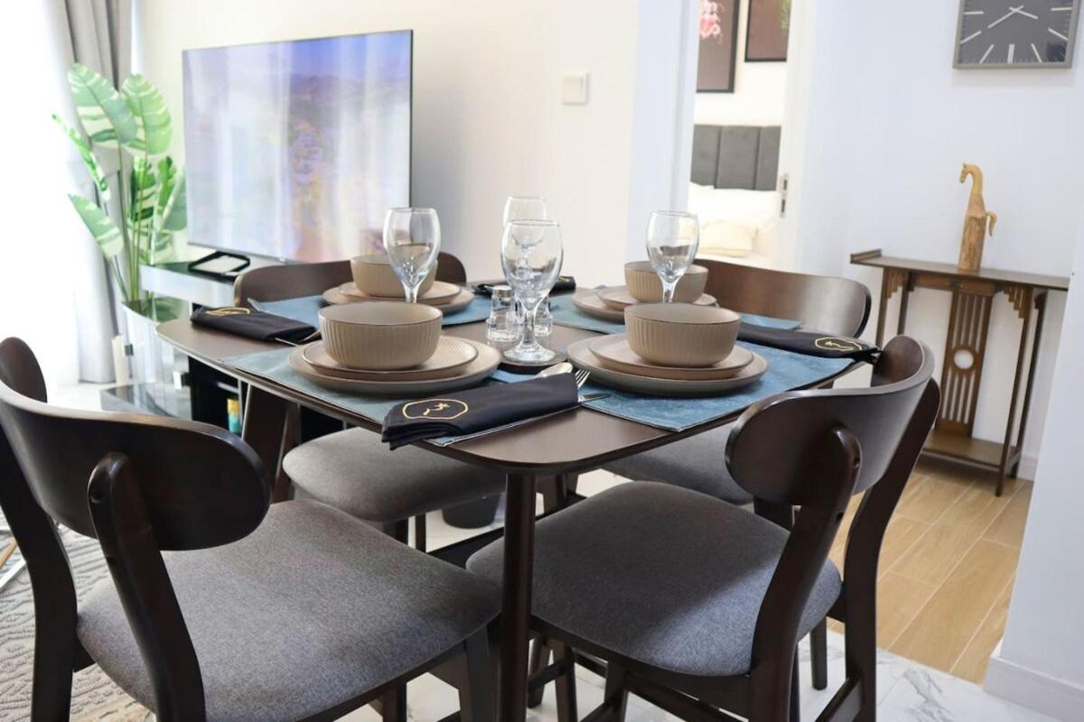 Stylish 1br Retreat Pool & Wifi Near Auh & Masdar * Abou Dabi